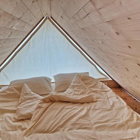 ホテル Golife Center Glamping Laze v Tuhinju エクステリア 写真