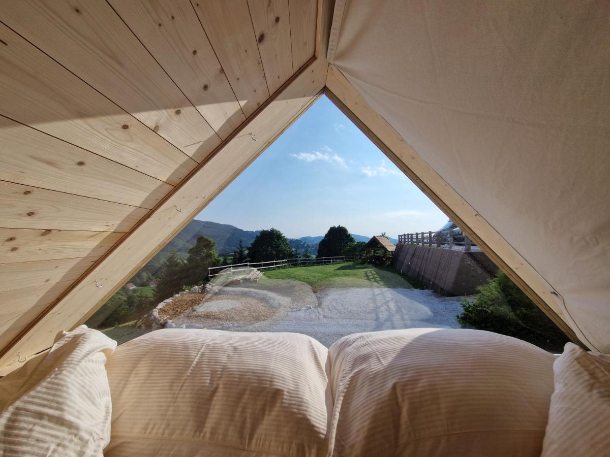 ホテル Golife Center Glamping Laze v Tuhinju エクステリア 写真