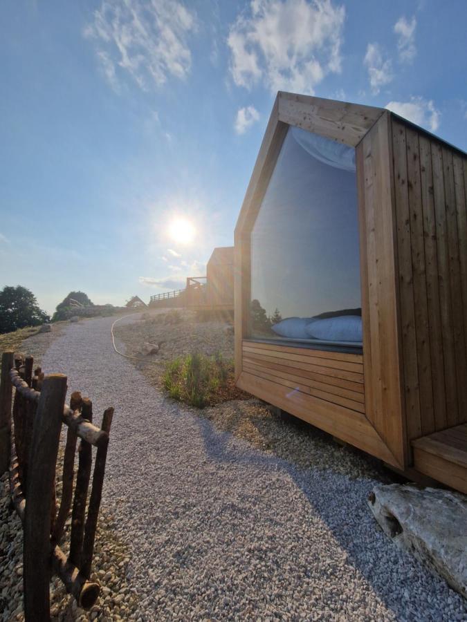 ホテル Golife Center Glamping Laze v Tuhinju エクステリア 写真