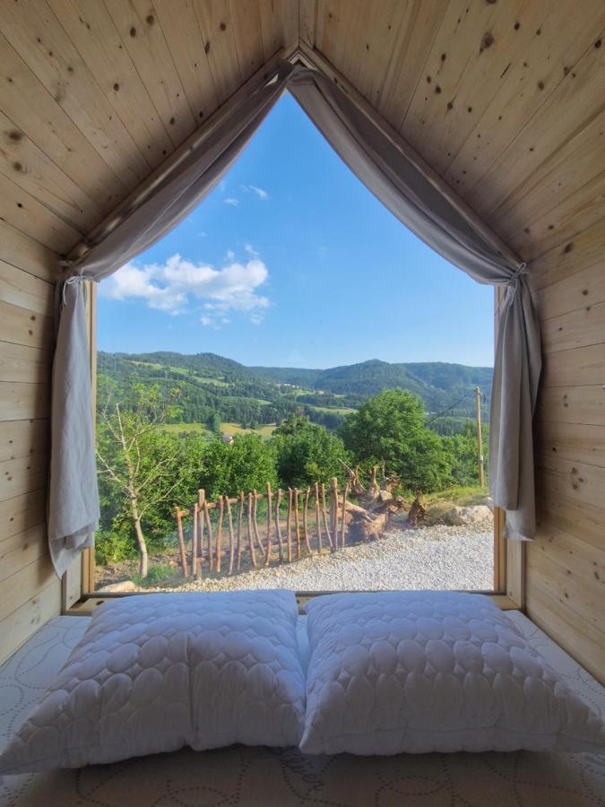 ホテル Golife Center Glamping Laze v Tuhinju エクステリア 写真