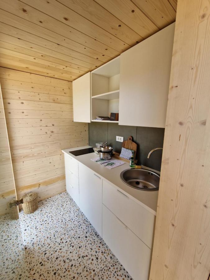 ホテル Golife Center Glamping Laze v Tuhinju エクステリア 写真