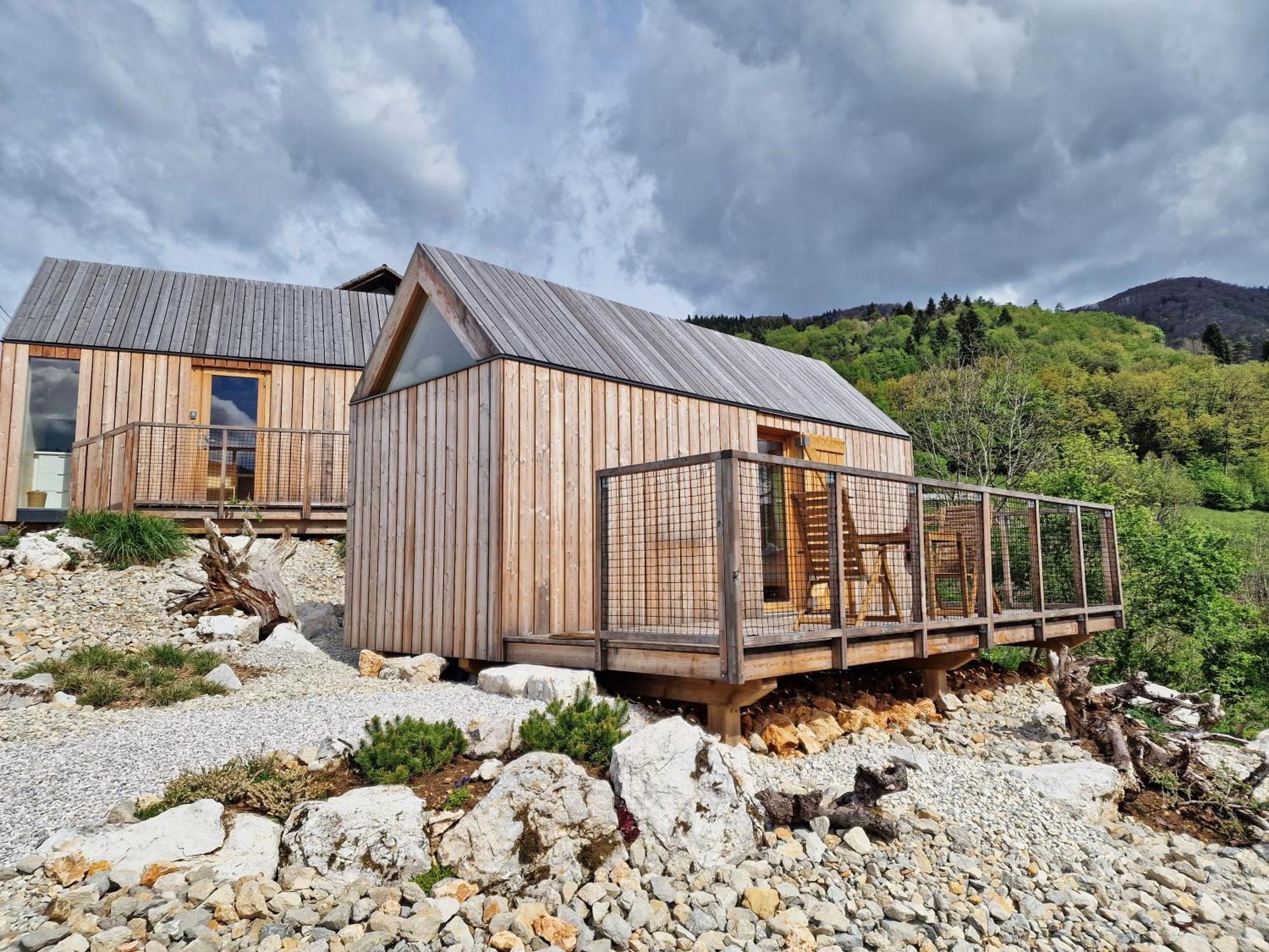 ホテル Golife Center Glamping Laze v Tuhinju エクステリア 写真